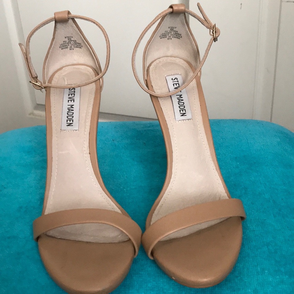 Beige heels